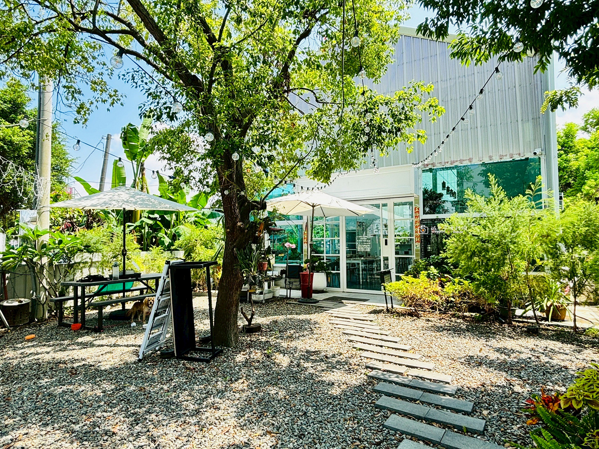 [台南美食]被植物包圍的玻璃屋餐廳，蔬菜控必訪的城市綠洲｜萬客來水耕蔬菜智慧農場 @城市少女阿璇