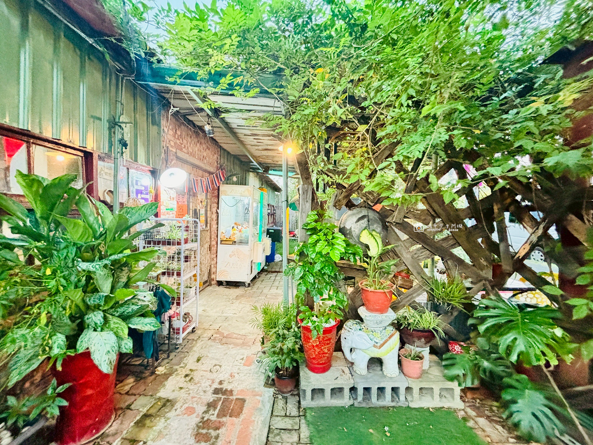 [台南美食]庭園式泰式餐廳停車方便，餐點份量實在又美味，麻豆聚餐餐廳推薦｜泰膳娘泰式料理 @城市少女阿璇