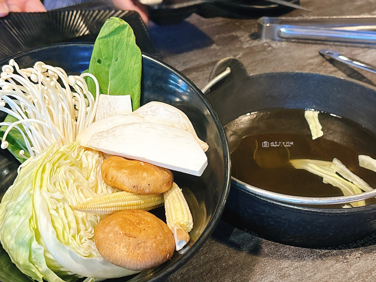 [台南美食]無煙大口吃肉停車也方便，燒肉控必訪推薦｜秘町無煙炭火燒肉 台南店 @城市少女阿璇