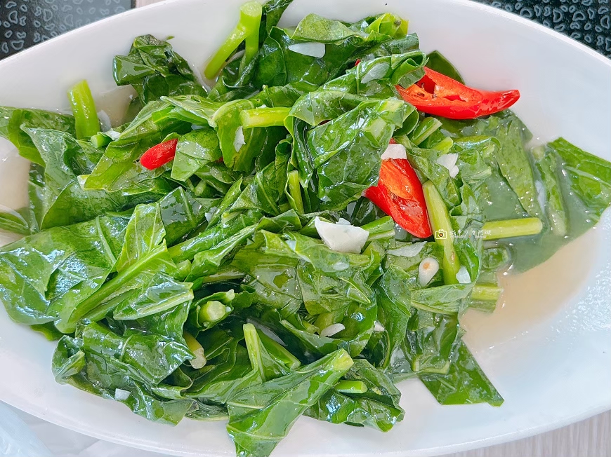 [台南美食]新營溫體牛肉湯推薦，滷肉飯吃到飽，激推創意料理｜新營宇航涮牛肉湯 @城市少女阿璇
