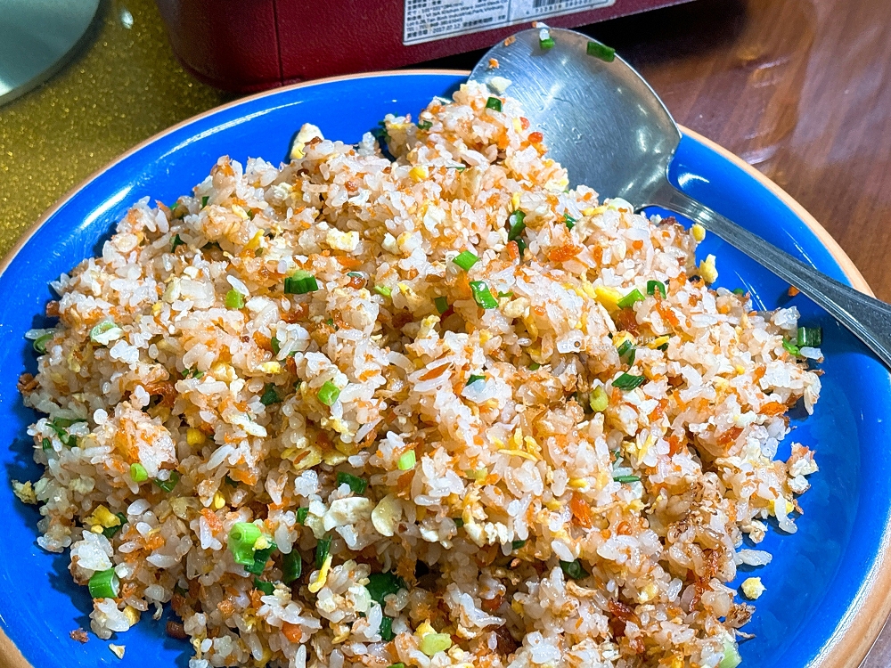 [台南美食]新營聚餐推薦，一再回訪的平價熱炒店！必點山寨雞、黑豆燒豬腳｜山寨家庭餐廳 @城市少女阿璇