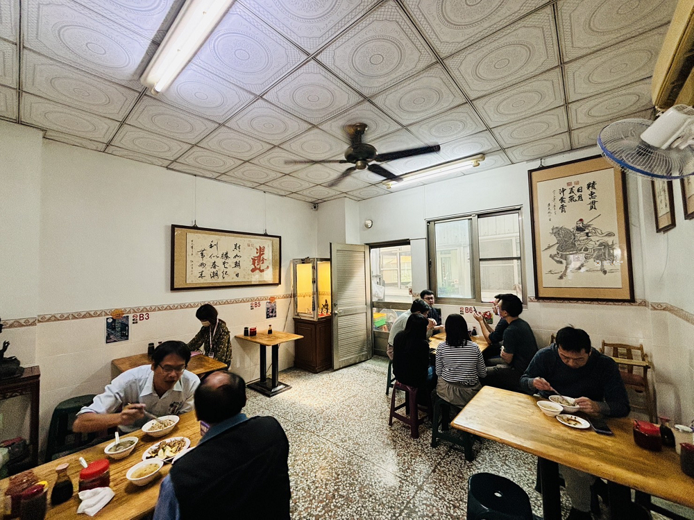 [台南美食]在地人氣乾麵推薦，簡單好吃的六甲美食，滷味也必點｜林老師麵店(全成小吃) @城市少女阿璇