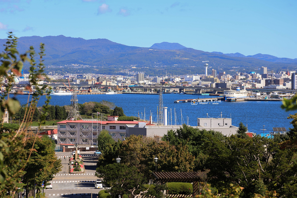 [日本旅遊]北海道自由行必訪八幡坂，函館浪漫海景坡道，散策景點推薦｜北海道函館八幡坂 @城市少女阿璇