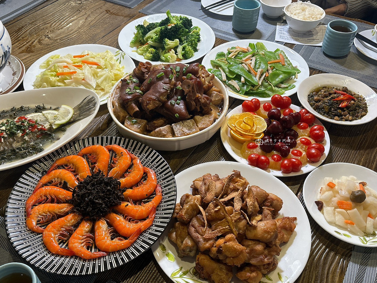 [嘉義住宿] 阿里山隙頂住宿首選，房內欣賞日出雲海、無邊際泳池、頂樓放空、奢華度假｜璦勒芬莊園民宿 @城市少女阿璇