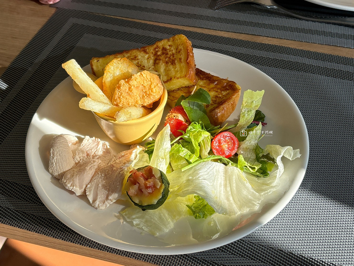 [嘉義住宿] 阿里山隙頂住宿首選，房內欣賞日出雲海、無邊際泳池、頂樓放空、奢華度假｜璦勒芬莊園民宿 @城市少女阿璇