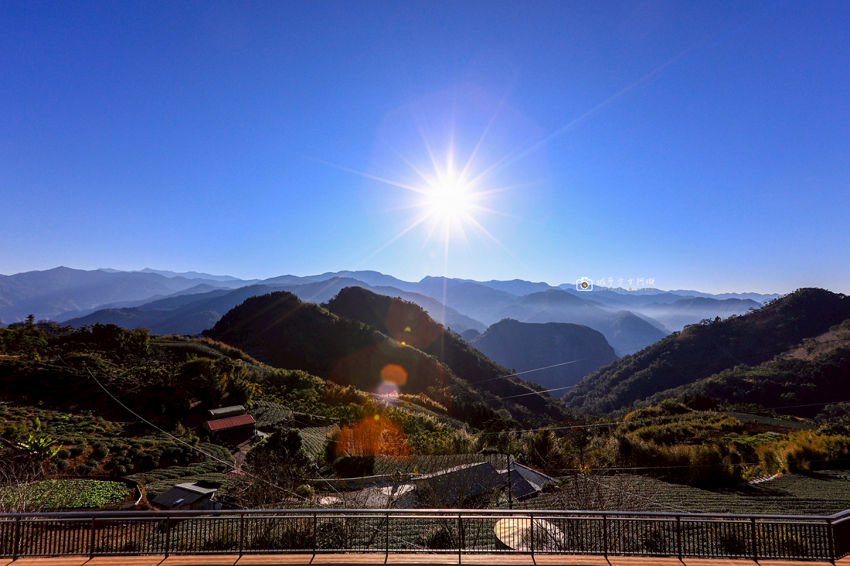 [嘉義住宿] 阿里山隙頂住宿首選，房內欣賞日出雲海、無邊際泳池、頂樓放空、奢華度假｜璦勒芬莊園民宿 @城市少女阿璇