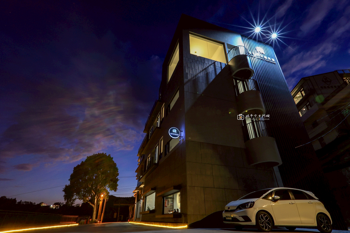 [嘉義住宿] 阿里山隙頂住宿首選，房內欣賞日出雲海、無邊際泳池、頂樓放空、奢華度假｜璦勒芬莊園民宿 @城市少女阿璇