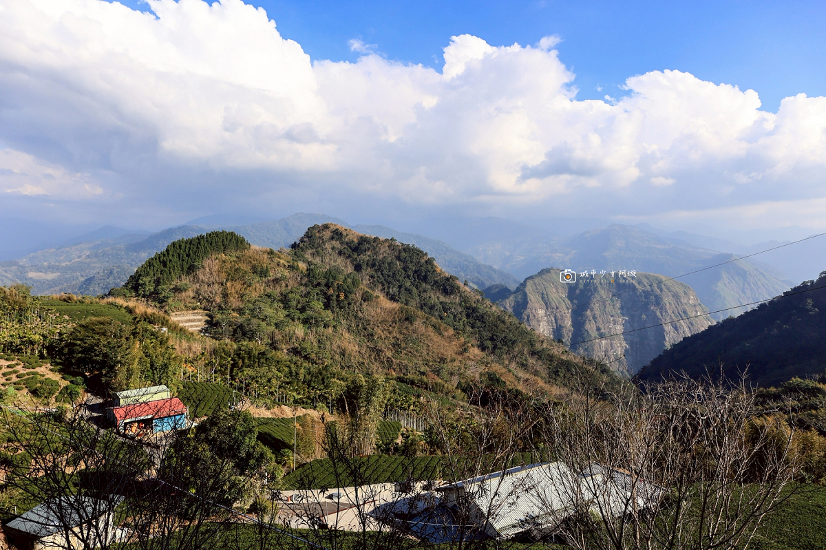 [嘉義住宿] 阿里山隙頂住宿首選，房內欣賞日出雲海、無邊際泳池、頂樓放空、奢華度假｜璦勒芬莊園民宿 @城市少女阿璇
