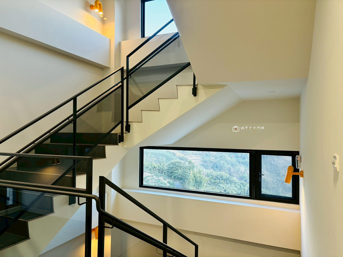 [嘉義住宿] 阿里山隙頂住宿首選，房內欣賞日出雲海、無邊際泳池、頂樓放空、奢華度假｜璦勒芬莊園民宿 @城市少女阿璇