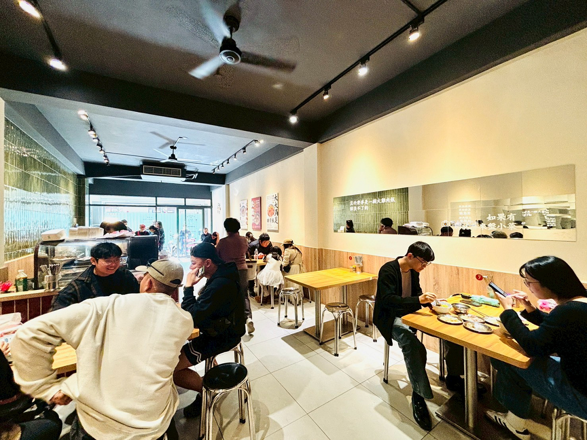 [嘉義美食]嘉義火雞肉飯名店推薦，香醇醬汁拌飯超好吃｜劉里長火雞肉飯 @城市少女阿璇