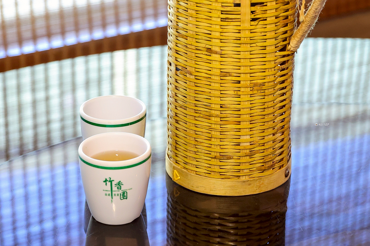 [台南美食]關子嶺餐廳推薦，現烤甕仔雞皮酥肉嫩，創意入菜道道經典｜關子嶺竹香園仙草店 @城市少女阿璇