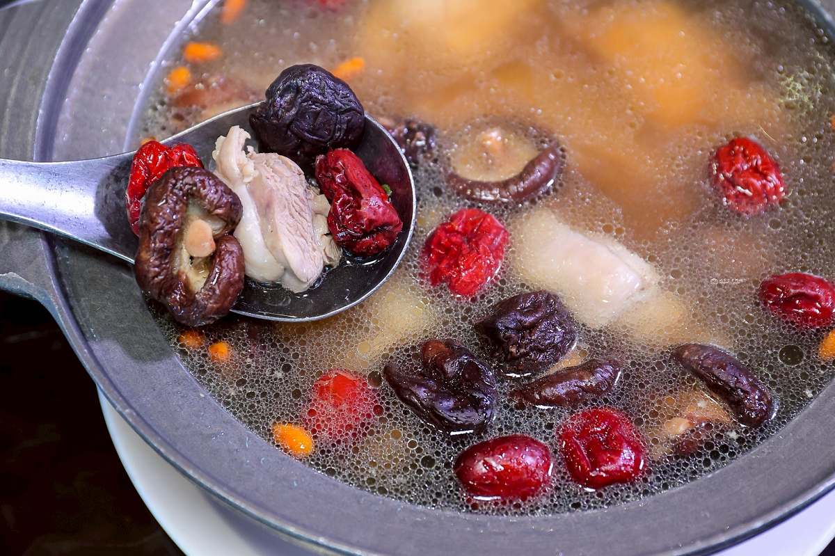 [台南美食]關子嶺餐廳推薦，現烤甕仔雞皮酥肉嫩，創意入菜道道經典｜關子嶺竹香園仙草店 @城市少女阿璇