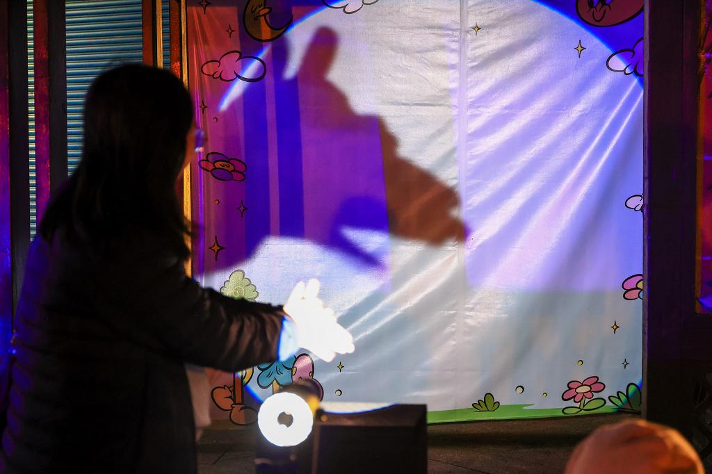 [台南活動]2026新營波光節，湖畔微光7件夢幻作品，首度結合潮流IP及科技互動裝置活潑登場！ @城市少女阿璇