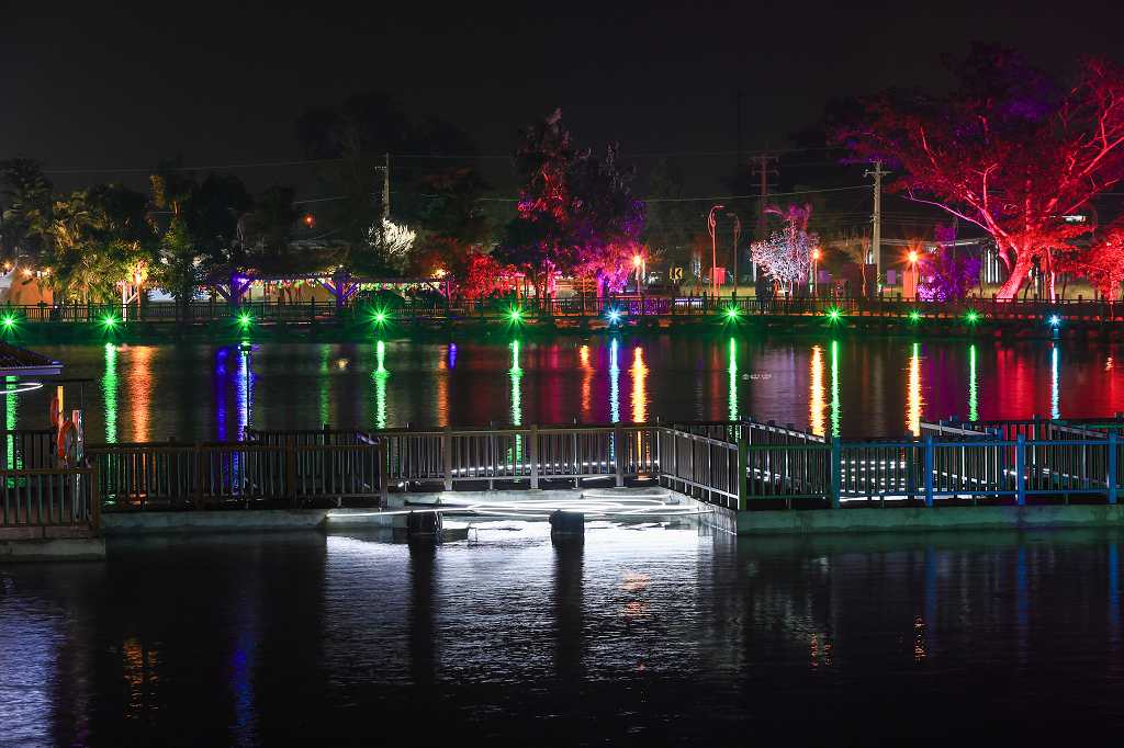 [台南活動]2026新營波光節，湖畔微光7件夢幻作品，首度結合潮流IP及科技互動裝置活潑登場！ @城市少女阿璇