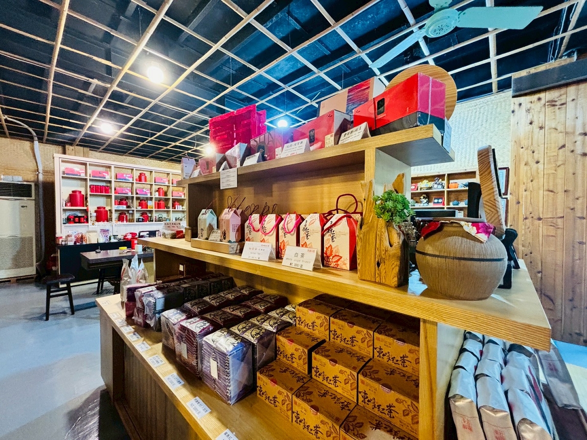 [南投旅遊]搭乘台灣好行日月潭線追櫻花，南投二日遊輕鬆玩，日月潭順遊景點推薦 @城市少女阿璇