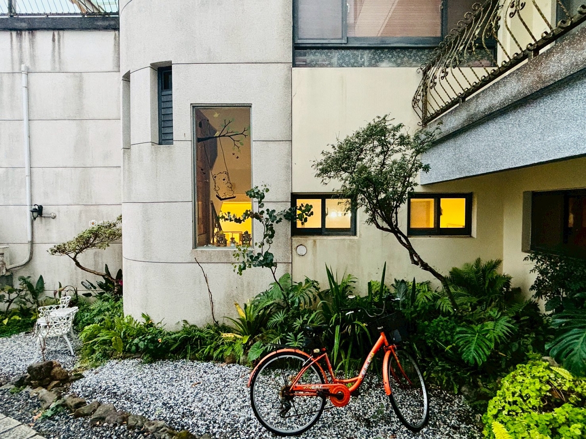 [南投旅遊]搭乘台灣好行日月潭線追櫻花，南投二日遊輕鬆玩，日月潭順遊景點推薦 @城市少女阿璇