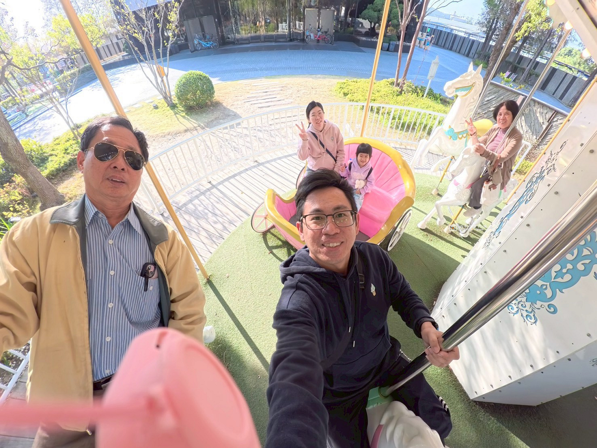 [嘉義住宿]新悦花園酒店住一晚，旋轉木馬、小火車、溜滑梯主題房一次滿足｜嘉義親子住宿推薦｜新悦花園酒店Hsin Hotel @城市少女阿璇