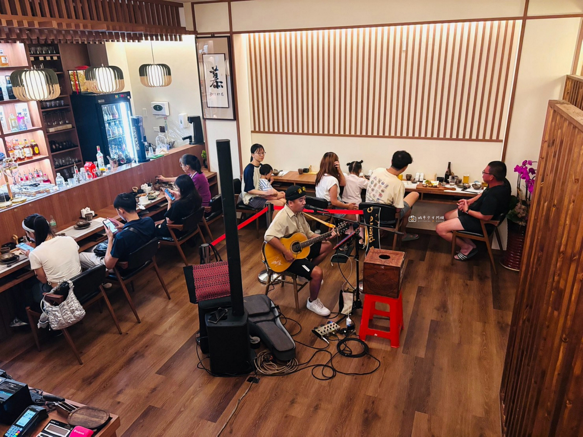 [南投美食]埔里深夜食堂，新開幕居酒屋！在地食材入酒、現撈生魚片與駐唱一次滿足｜幕居酒屋 @城市少女阿璇