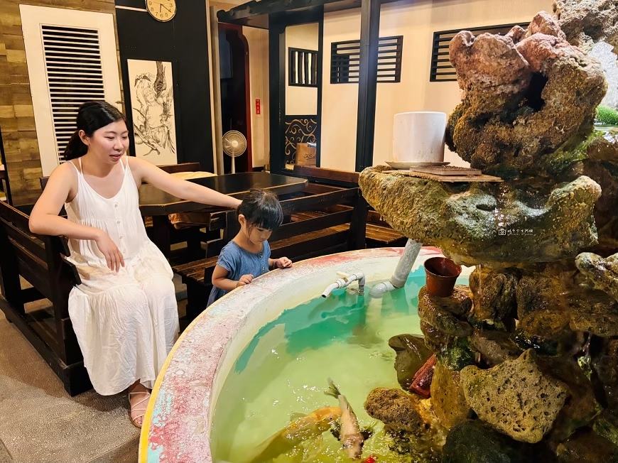 [台南美食]藏身台南市區的復古茶餐廳，學生時代約會回憶，現在依舊適合慢慢聊天｜老街茶房 Old Street @城市少女阿璇