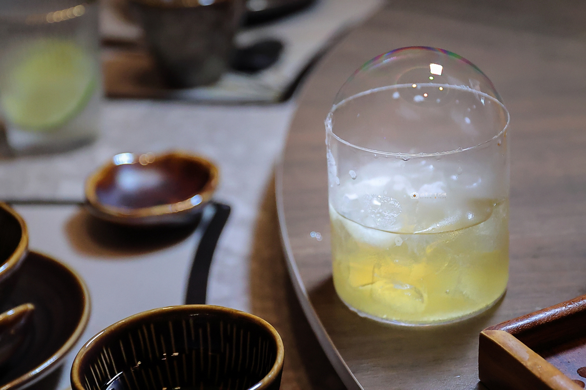 [南投美食]埔里深夜食堂，新開幕居酒屋！在地食材入酒、現撈生魚片與駐唱一次滿足｜幕居酒屋 @城市少女阿璇