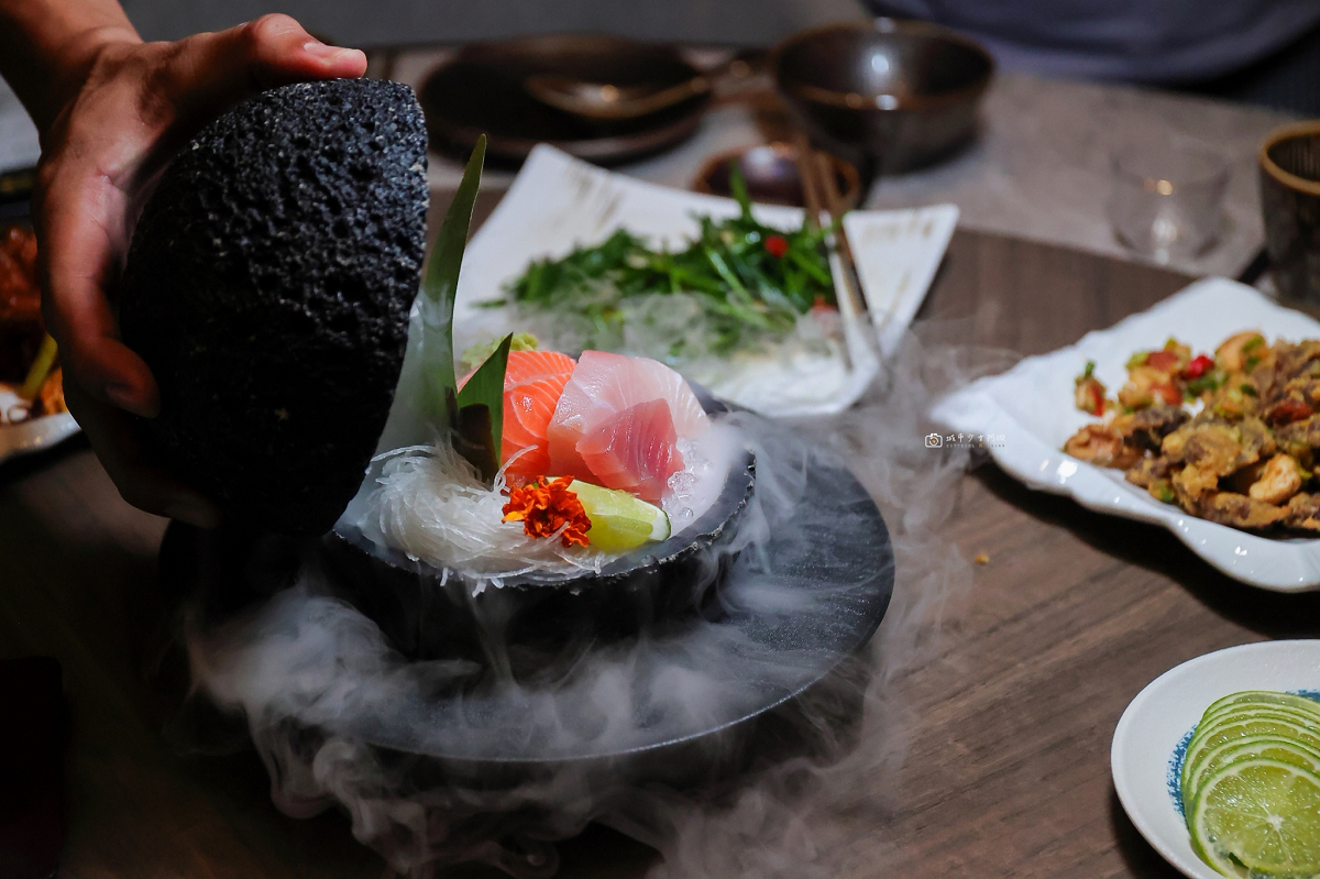 [南投美食]埔里深夜食堂，新開幕居酒屋！在地食材入酒、現撈生魚片與駐唱一次滿足｜幕居酒屋 @城市少女阿璇