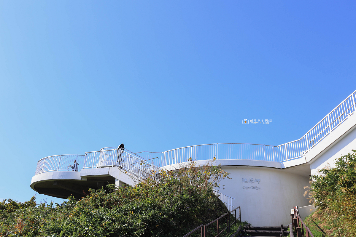 [日本旅遊] 北海道自由行推薦｜室蘭人氣景點！百年燈塔、幸福之鐘、地平線絕景｜北海道百景第一名-地球岬 @城市少女阿璇