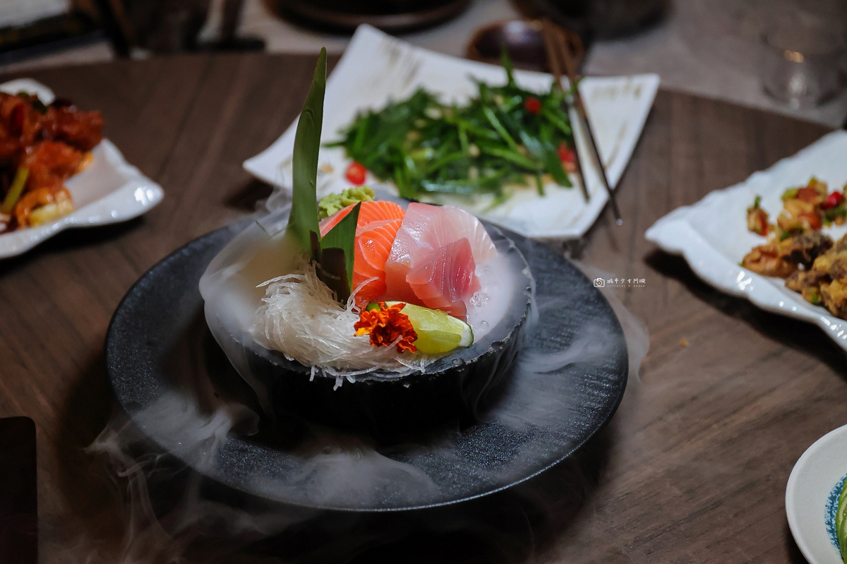[南投美食]埔里深夜食堂，新開幕居酒屋！在地食材入酒、現撈生魚片與駐唱一次滿足｜幕居酒屋 @城市少女阿璇