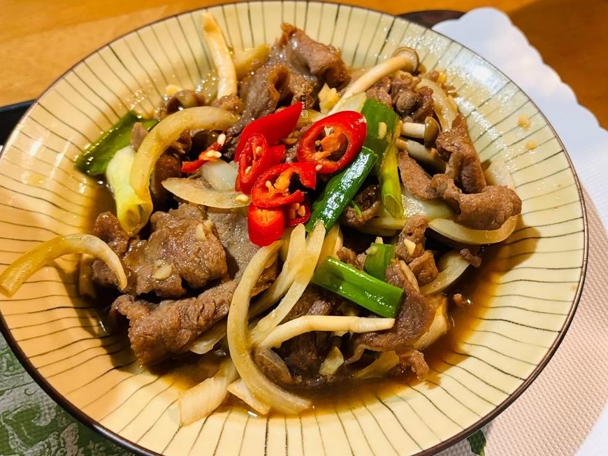 [台南美食]藏身台南市區的復古茶餐廳，學生時代約會回憶，現在依舊適合慢慢聊天｜老街茶房 Old Street @城市少女阿璇