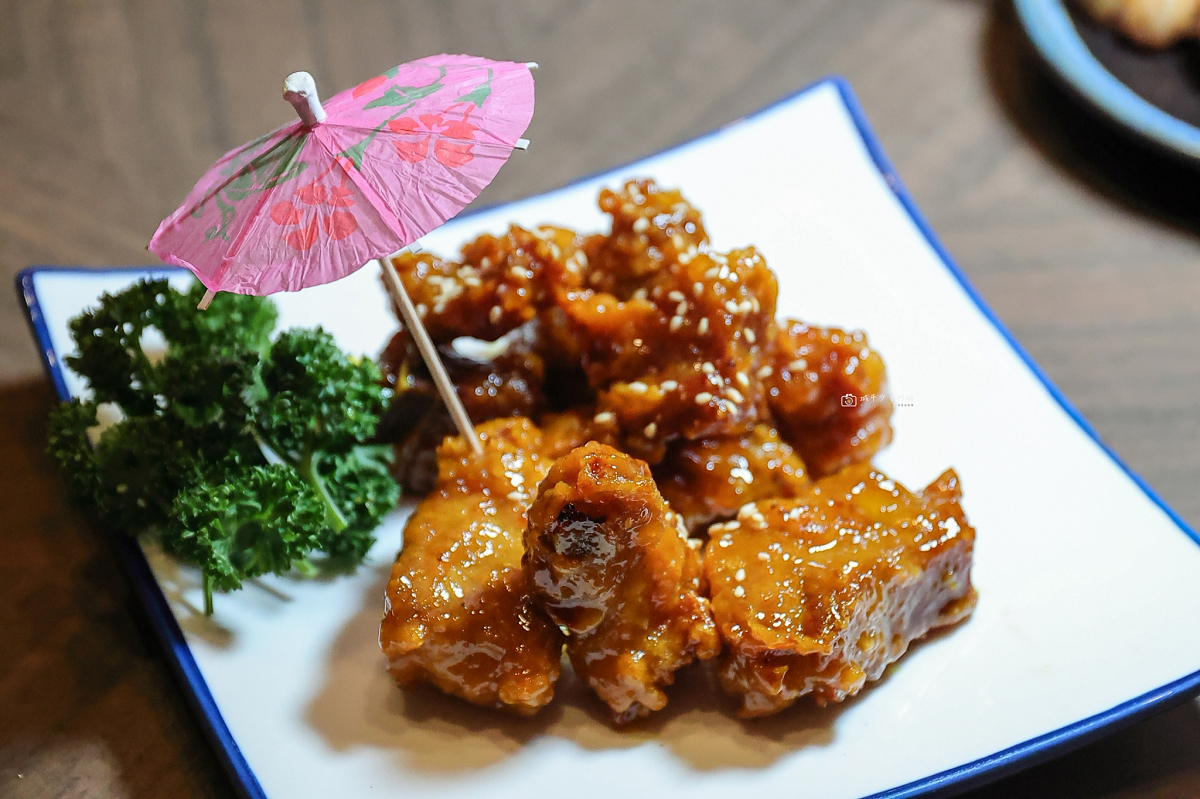 [南投美食]埔里深夜食堂，新開幕居酒屋！在地食材入酒、現撈生魚片與駐唱一次滿足｜幕居酒屋 @城市少女阿璇