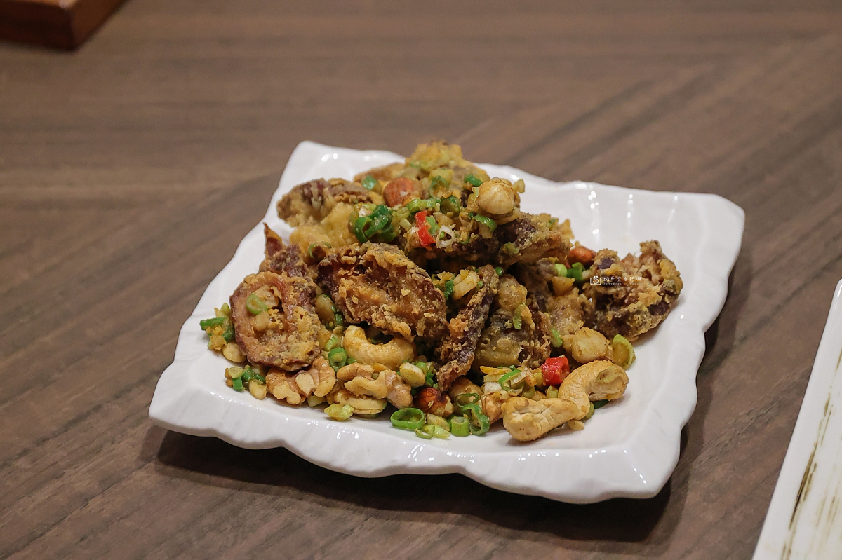 [南投美食]埔里深夜食堂，新開幕居酒屋！在地食材入酒、現撈生魚片與駐唱一次滿足｜幕居酒屋 @城市少女阿璇