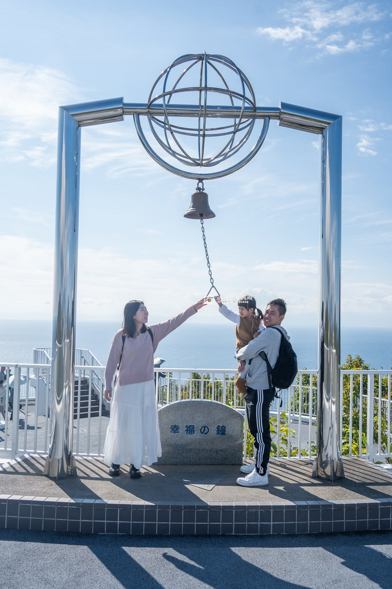 [日本旅遊] 北海道自由行推薦｜室蘭人氣景點！百年燈塔、幸福之鐘、地平線絕景｜北海道百景第一名-地球岬 @城市少女阿璇