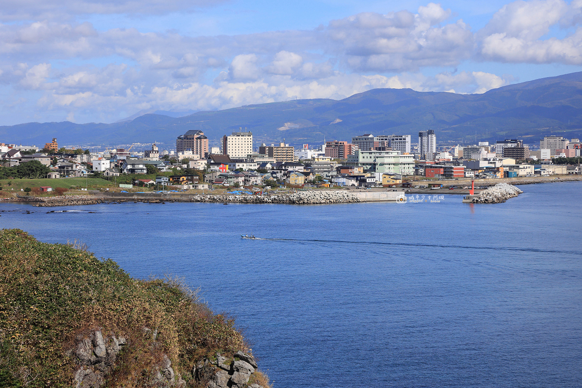 [日本旅遊]北海道自由行推薦｜函館山旁絕美海岸景點，津輕海峽、海蝕峭壁一次收藏｜立待岬 @城市少女阿璇