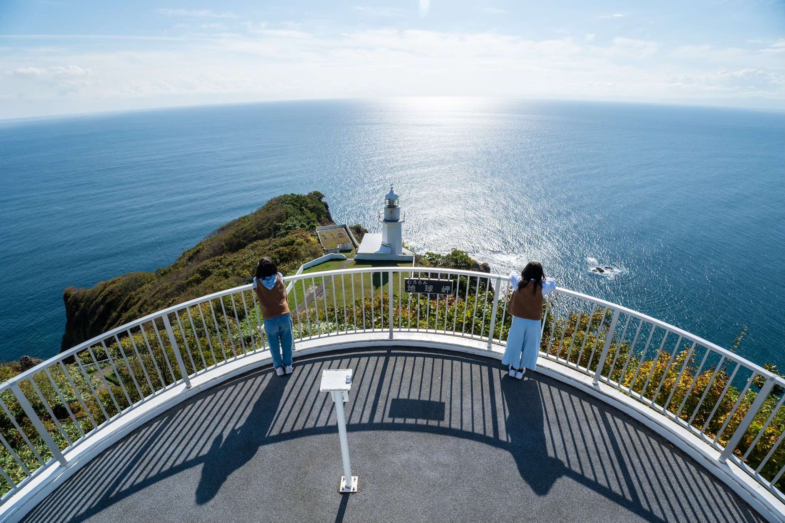 [日本旅遊] 北海道自由行推薦｜室蘭人氣景點！百年燈塔、幸福之鐘、地平線絕景｜北海道百景第一名-地球岬 @城市少女阿璇