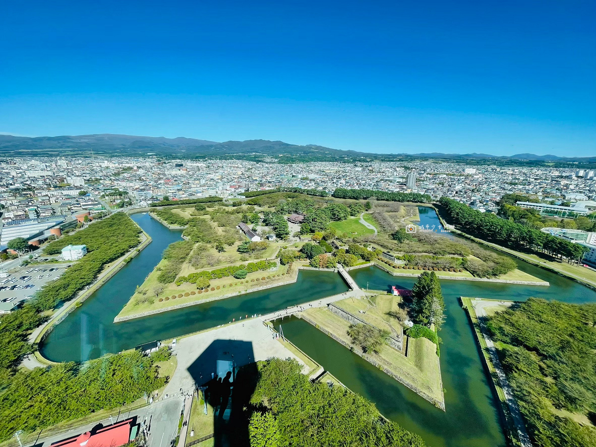 [日本旅遊] 北海道自由行推薦｜函館五稜郭塔必訪！登上90公尺展望台俯瞰星形城堡，函館親子自由行經典景點推薦 @城市少女阿璇