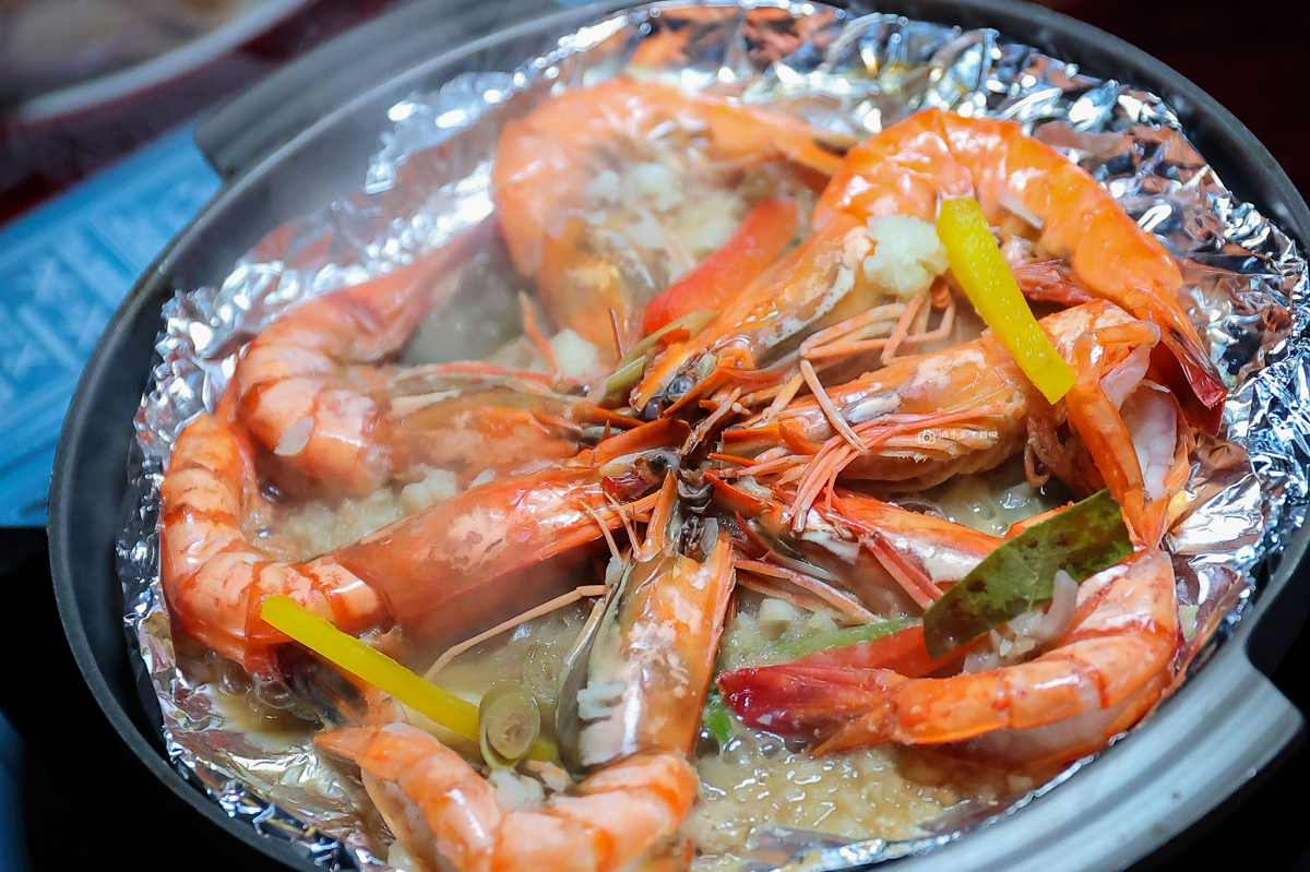 [南投美食]埔里人氣泰式料理二訪！聚餐合菜、家庭聚會都推薦，來埔里還是想再吃一次｜娜娜泰式時尚料理 @城市少女阿璇