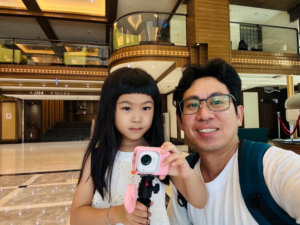 [南投住宿]埔里親子飯店推薦｜尊爵房、親子房、豪華房一次開箱，百坪遊戲室、SPA泳池、360度景觀餐廳｜承萬尊爵度假酒店 @城市少女阿璇