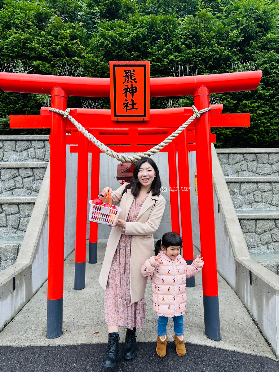[日本旅遊] 北海道自由行推薦｜昭和新山熊牧場！買蘋果近距離餵熊，北海道親子景點 @城市少女阿璇