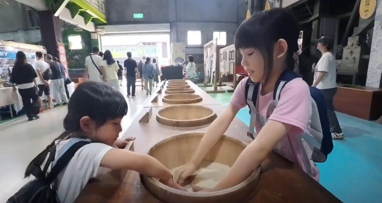 [台東景點]米國學校｜關山親子順遊景點！彩繪稻田、認識關山米、餵動物、必吃碗公飯 @城市少女阿璇