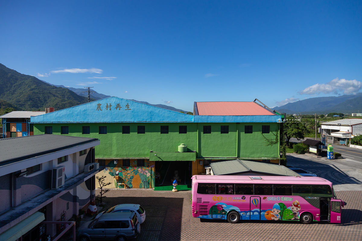 [台東景點]米國學校｜關山親子順遊景點！彩繪稻田、認識關山米、餵動物、必吃碗公飯 @城市少女阿璇