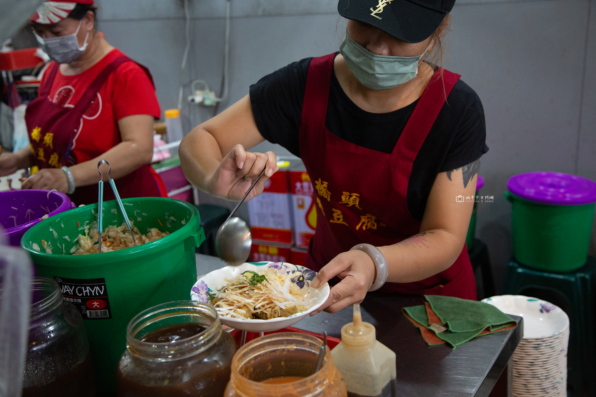 [花蓮美食]玉里橋頭臭豆腐花蓮店｜不用跑玉里也吃得到！酥脆臭豆腐配滿滿泡菜 @城市少女阿璇