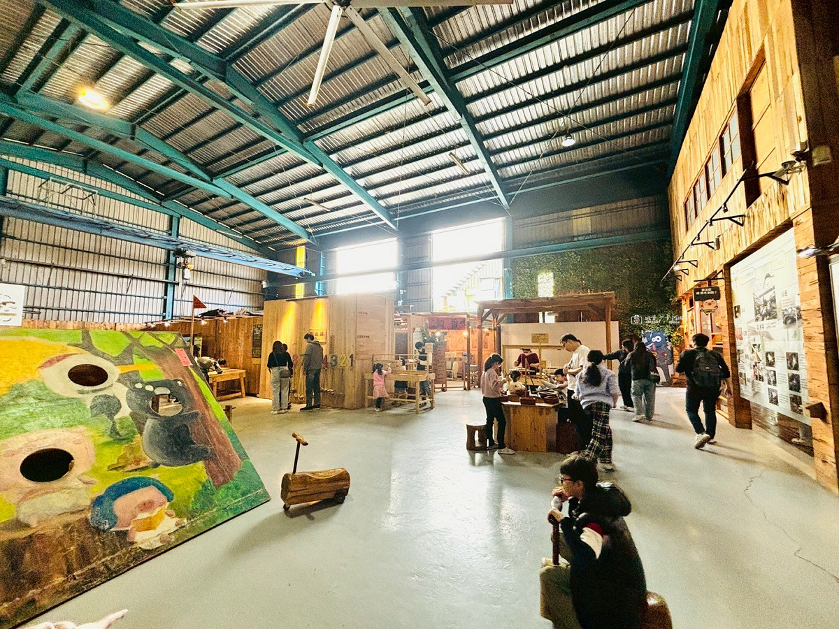 [嘉義景點]愛木村休閒觀光工廠｜嘉義親子景點推薦，五感認識木頭、互動遊戲、木製玩具一次玩 @城市少女阿璇