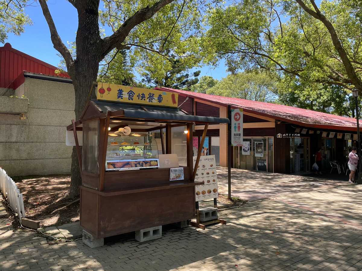 [台東景點]初鹿牧場｜台東經典親子景點！餵動物、逛大草原、鮮乳冰淇淋必吃 @城市少女阿璇