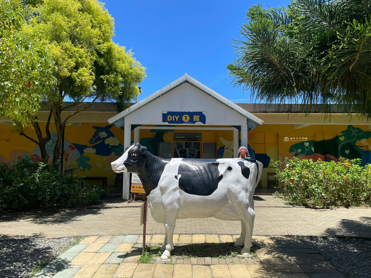 [台東景點]初鹿牧場｜台東經典親子景點！餵動物、逛大草原、鮮乳冰淇淋必吃 @城市少女阿璇
