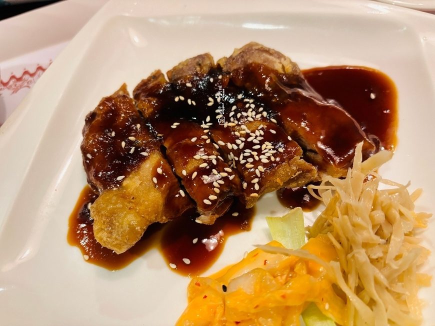 [台南美食]在復古包廂裡喝巨大杯珍珠奶茶！營業到凌晨2點、聊天聚餐不限時｜茶大文化藝術茶苑 @城市少女阿璇