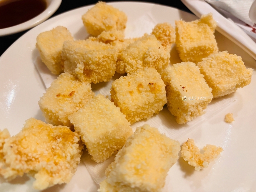 [台南美食]在復古包廂裡喝巨大杯珍珠奶茶！營業到凌晨2點、聊天聚餐不限時｜茶大文化藝術茶苑 @城市少女阿璇