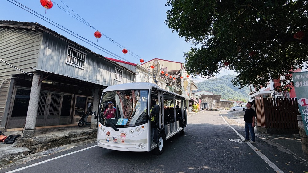 [嘉義景點] 大埔半日遊｜免費接駁車、漂流木提琴 DIY、曾文水庫風景 @城市少女阿璇