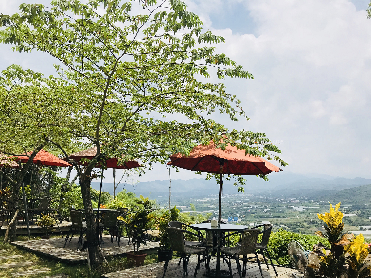 [台南景點] 玉井虎頭山瑪莎園｜俯瞰山景的老牌景觀餐廳，玻璃屋與庭園美景，在地水果入菜 @城市少女阿璇