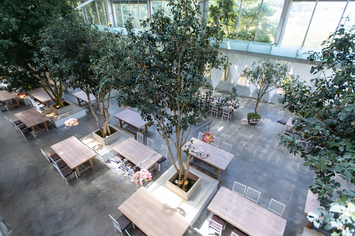 [宜蘭景點] 香草菲菲芳香植物博物館｜夢幻玻璃花園餐廳、二樓空中走道、親子遊戲區 @城市少女阿璇
