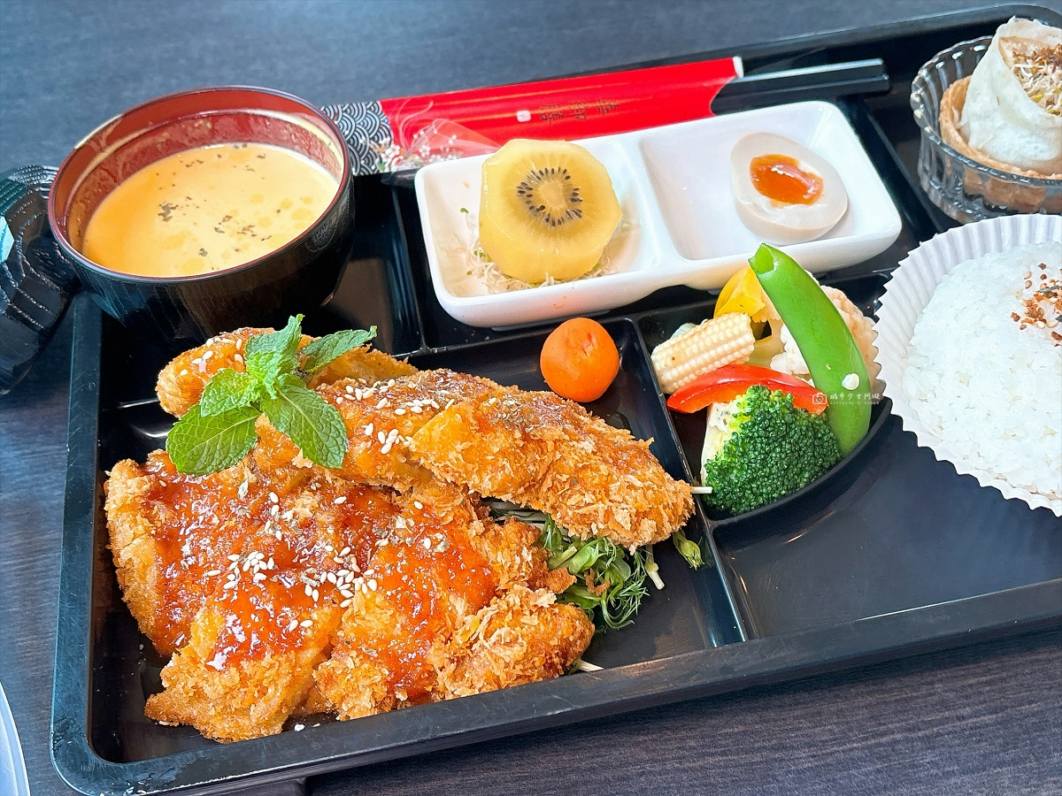 [台南景點] 玉井虎頭山瑪莎園｜俯瞰山景的老牌景觀餐廳，玻璃屋與庭園美景，在地水果入菜 @城市少女阿璇