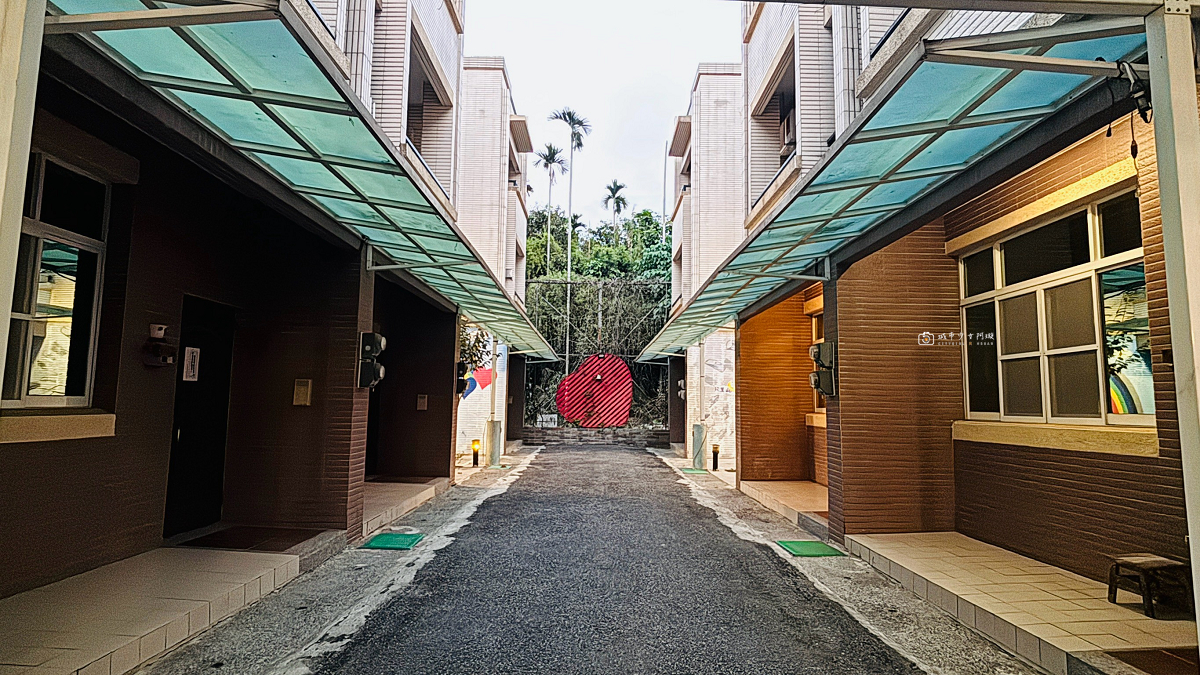[嘉義住宿] 阿里山月灣Villa｜包棟住宿、寬敞客廳與按摩浴缸，親友出遊聚會好選擇 @城市少女阿璇